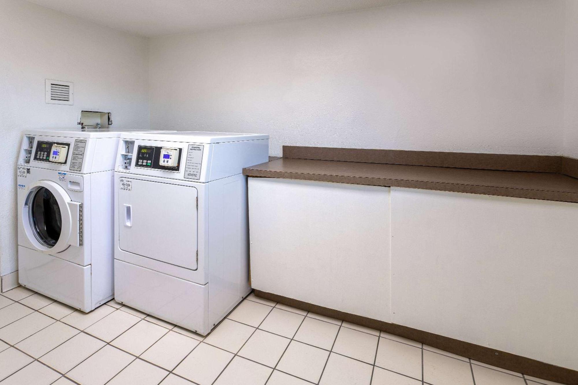 Baymont By Wyndham Camp Lejeune Jacksonville Buitenkant foto
