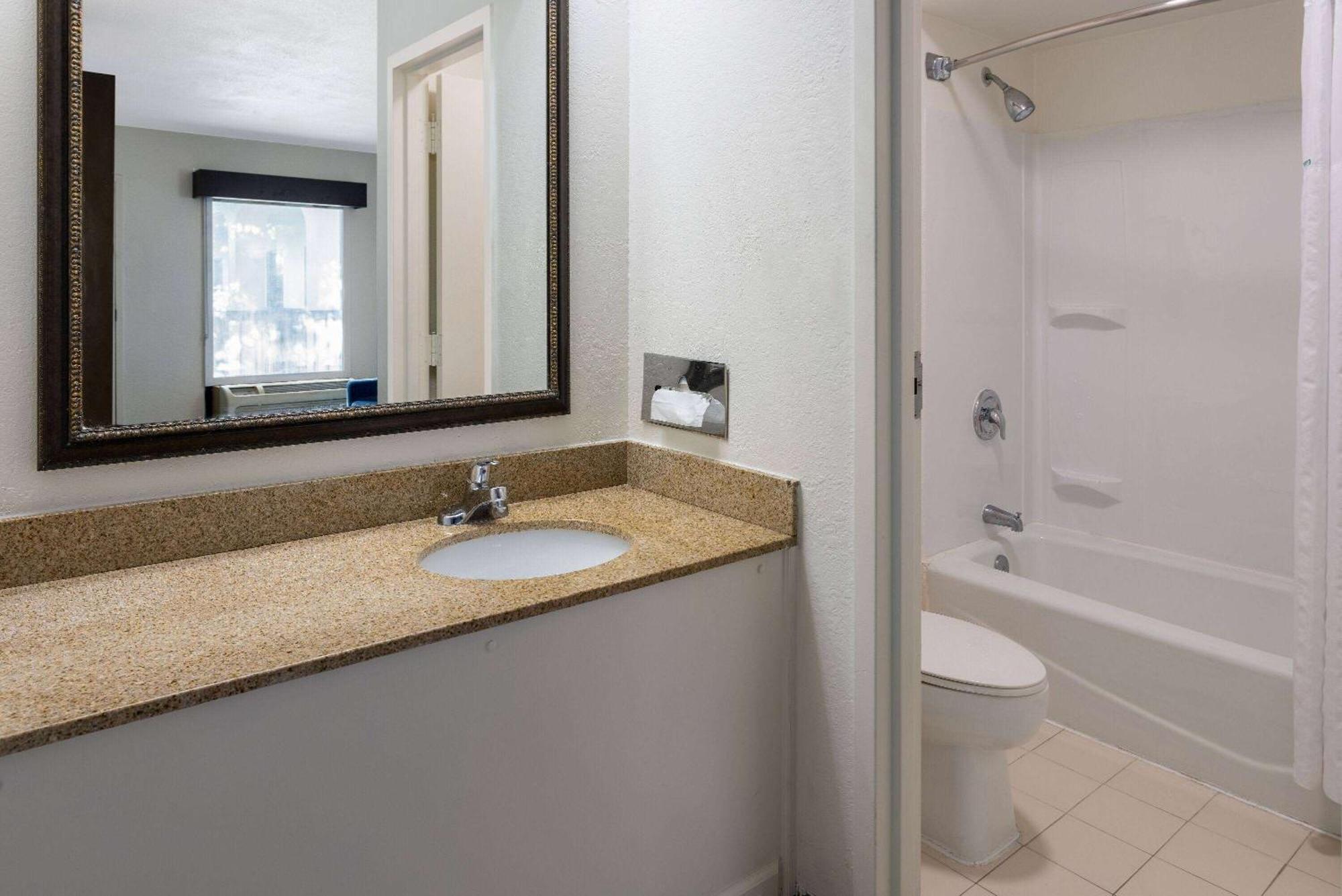 Baymont By Wyndham Camp Lejeune Jacksonville Buitenkant foto